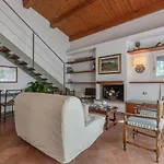 Guesthost - Duplex Charming La Farnia *