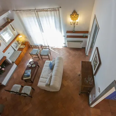 Guesthost - Duplex Charming La Farnia * Francolino