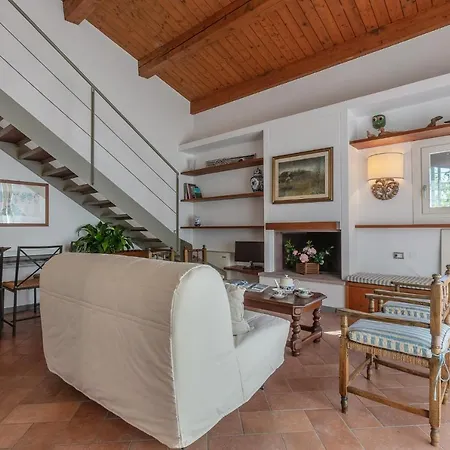 Guesthost - Duplex Charming La Farnia *