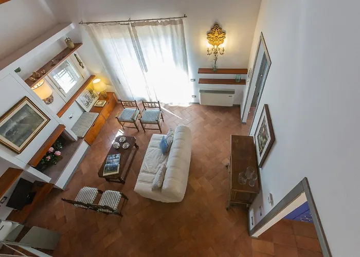 Guesthost - Duplex Charming La Farnia * Francolino