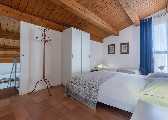 Guesthost - Duplex Charming La Farnia * Francolino